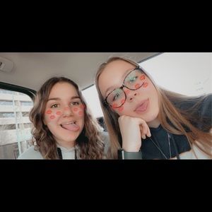 Meet your Posher, Danica